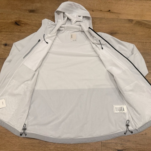BNWT VUORI Oahu Col: salt/storm Rain Jacket size L $238 - Picture 11 of 16